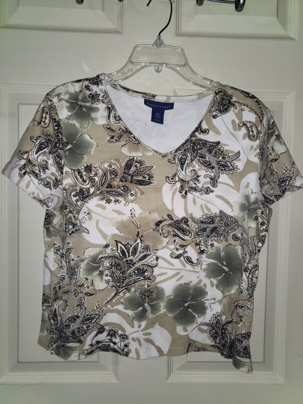 Karen Scott Taupe and Olive Floral Paisley V-Neck Short Sleeve Top, Large